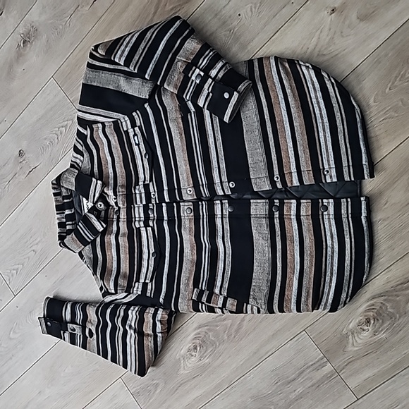 New Camper Jacket - Picture 1 of 7